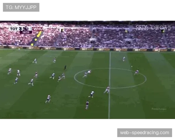 热刺主场对阵西汉姆联,小球迷闯入球场与孙兴慜击掌后被安保带离 热刺主场对阵西汉姆联,小球迷闯入球场与孙兴慜击掌后被安保带离